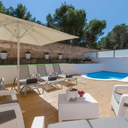Holiday home Pica House